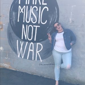 Meet your Posher, Danielle